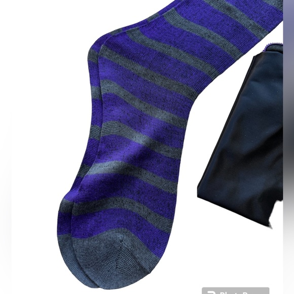 Tumi Travel case with 2 Pairs of socks and Sleep Mask Kit - Picture 4 of 4